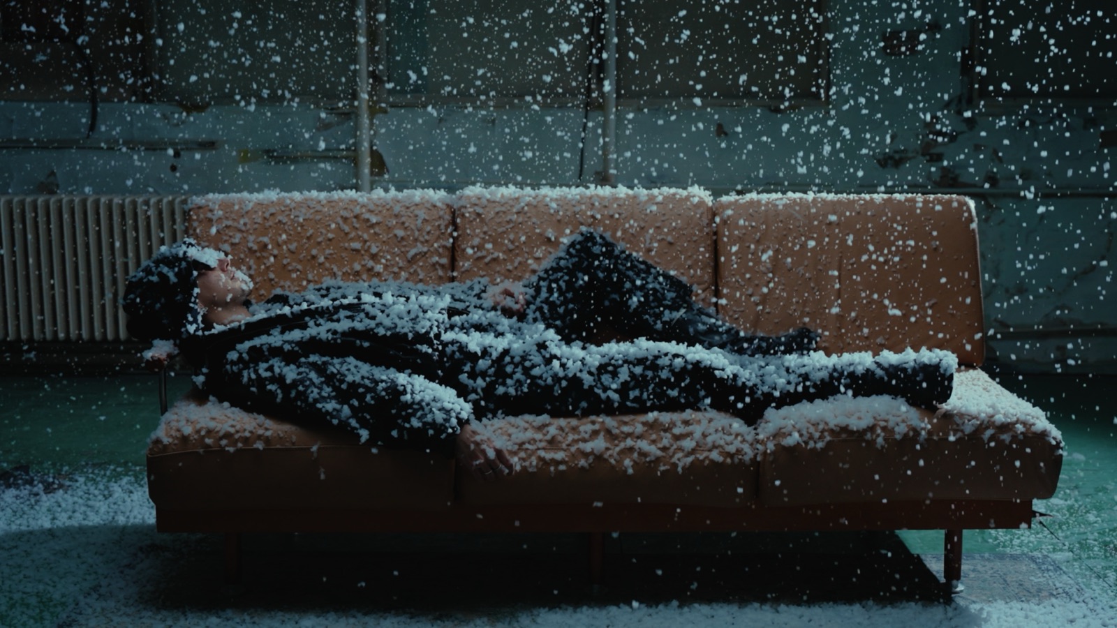 gyuris - hóangyal — film still 9
